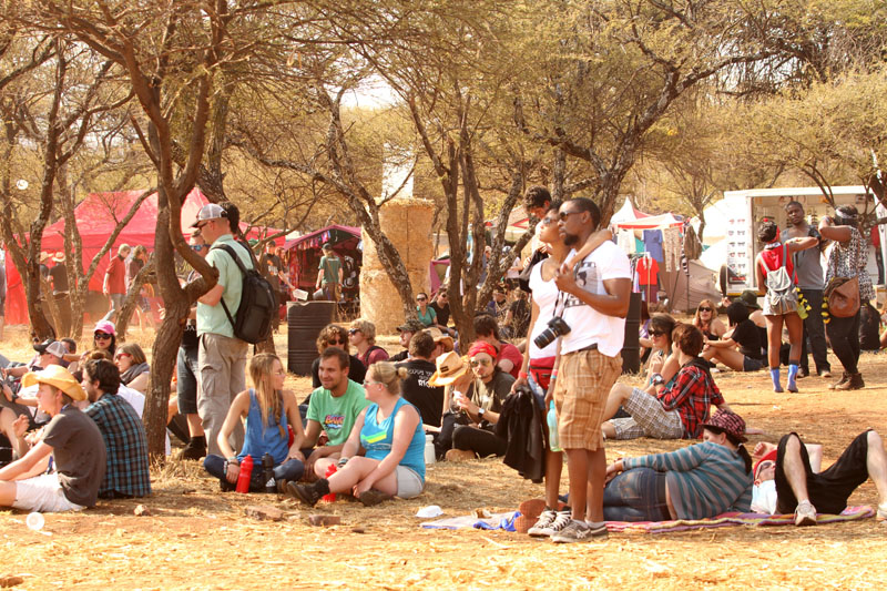 BAKING: Fans braving the sun to watch a show. Photo: Pheladi Sethusa